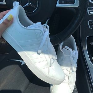 Adidas cloudfoam white sneaker